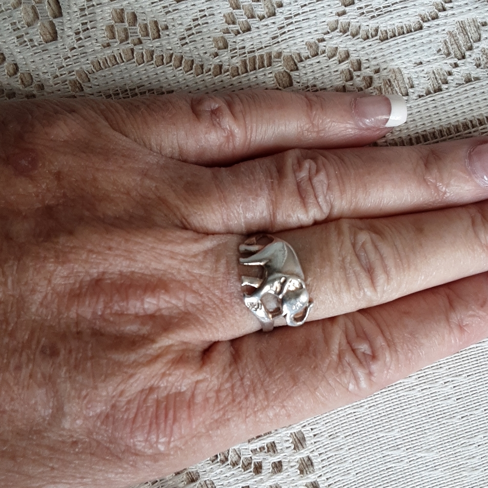 .925 silver elephant ring